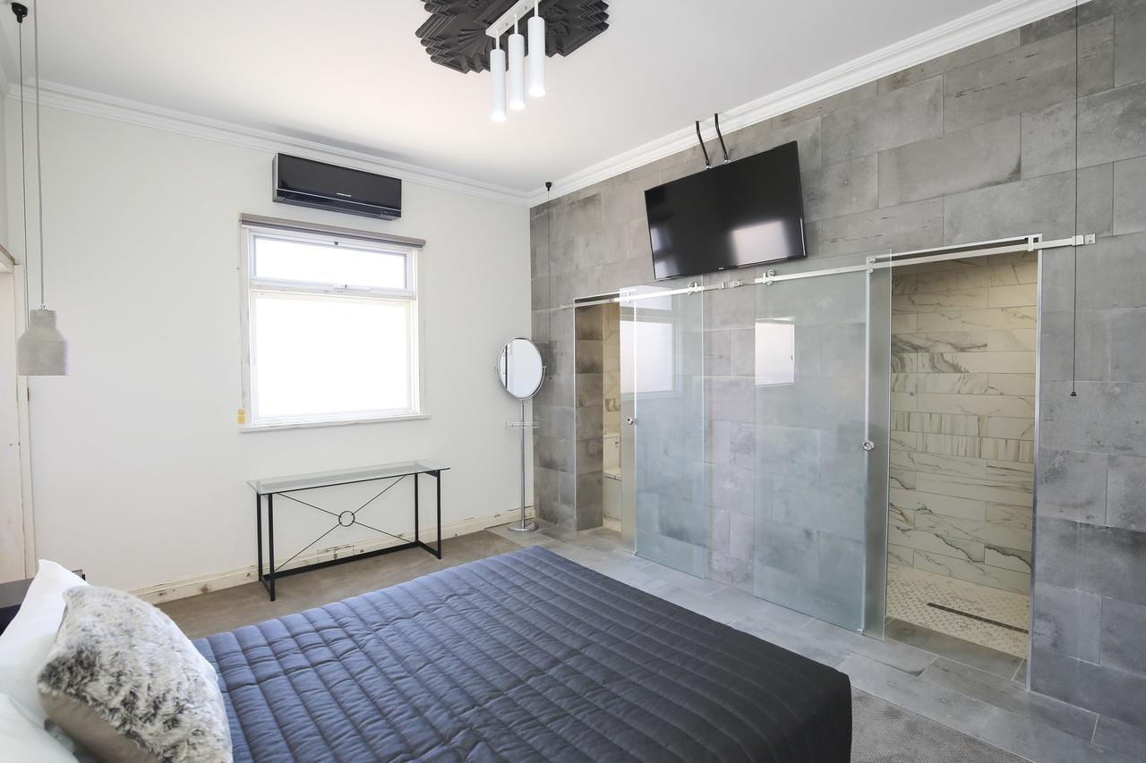 Apartment Indulge - The Urban Collection *