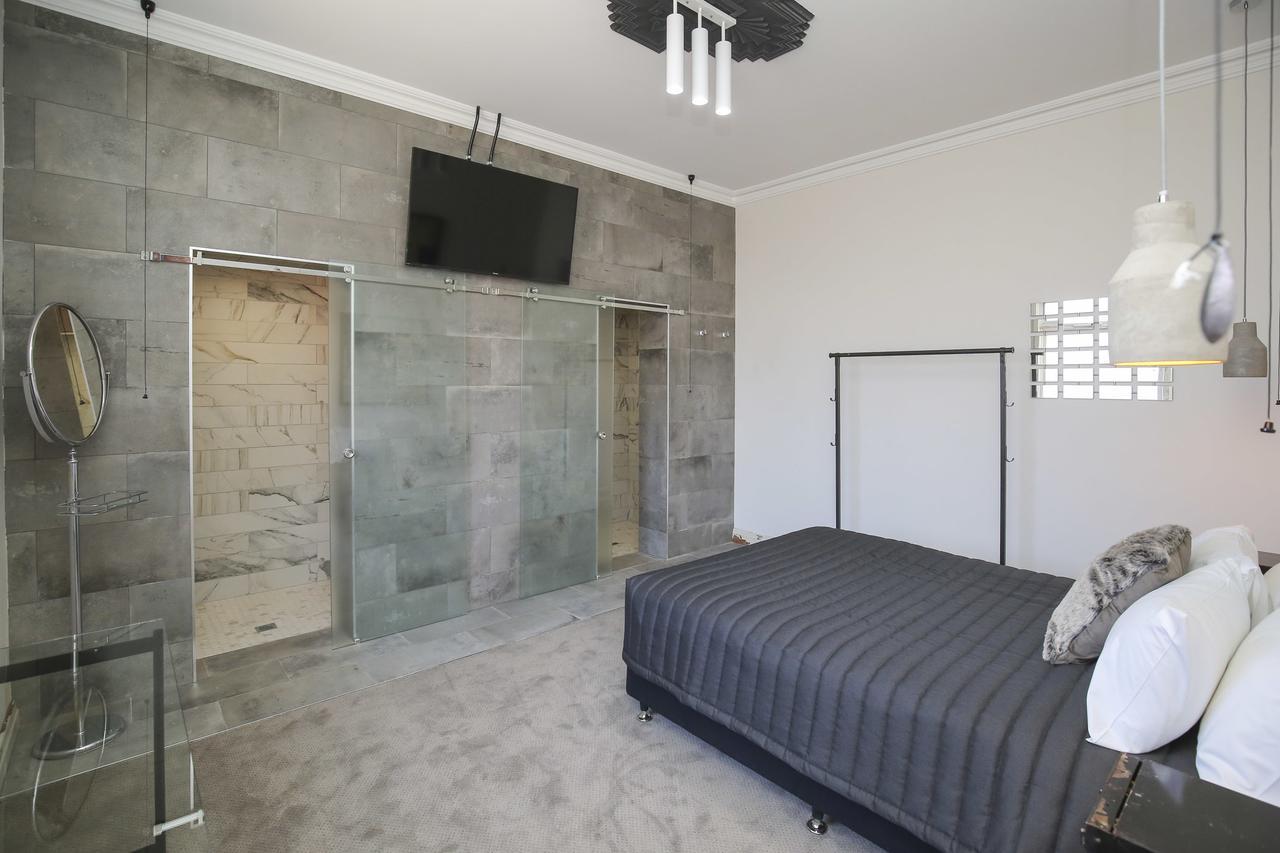 Apartment Indulge - The Urban Collection
